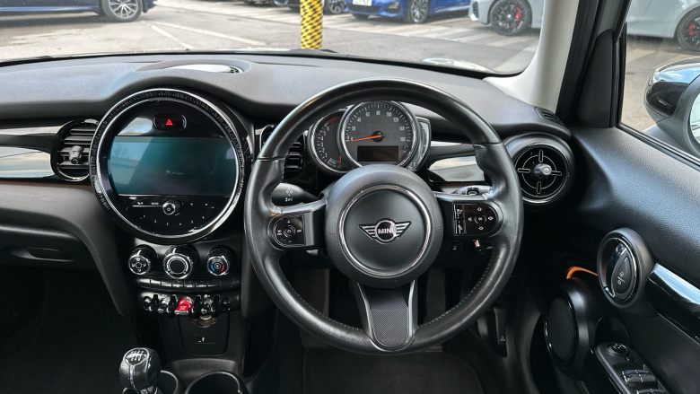 MINI Hatchback 1.5 Cooper Classic 5dr Petrol Hatchback